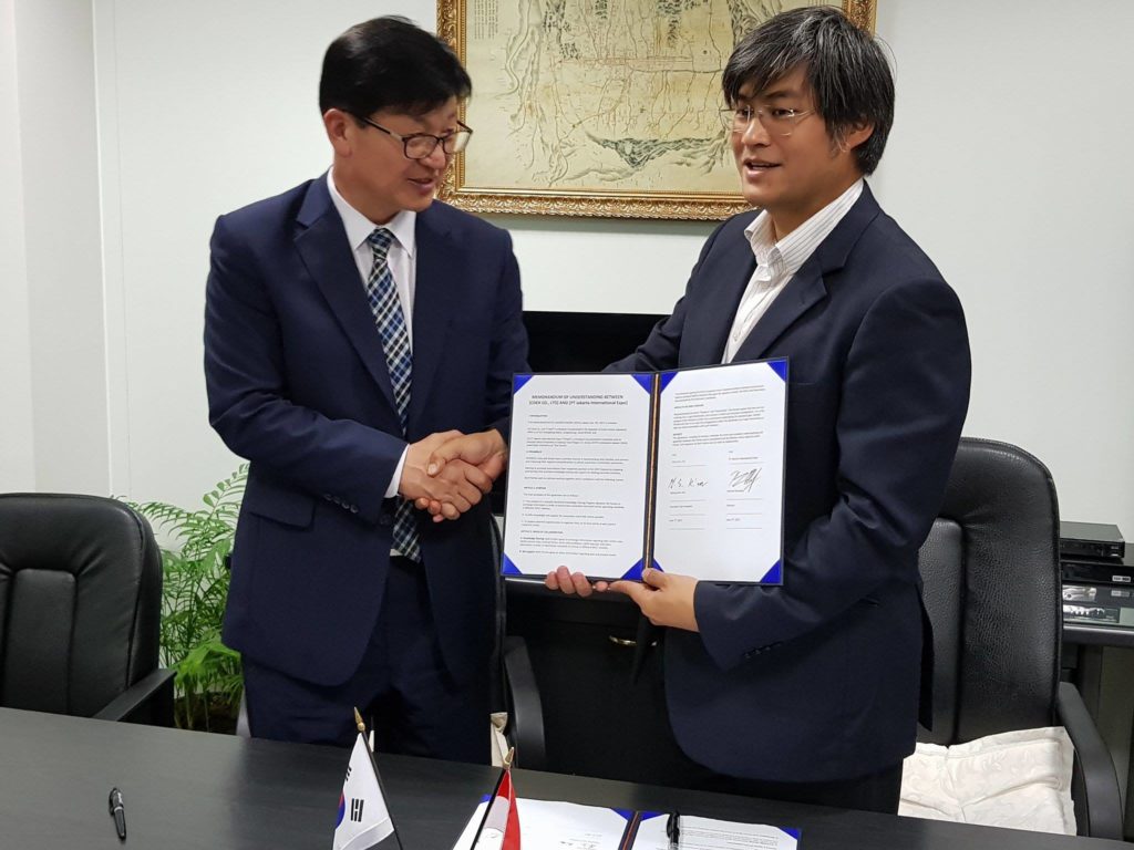 Coex Representatives shake hands with ICE Jakarta representatives